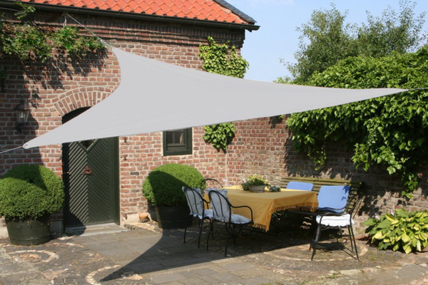 Dreieck Sonnensegel aus Polyester - 360 cm x 360 cm x 360 cm - Inkl. Befestigung